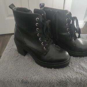 Torrid heel boots wide width, size 8